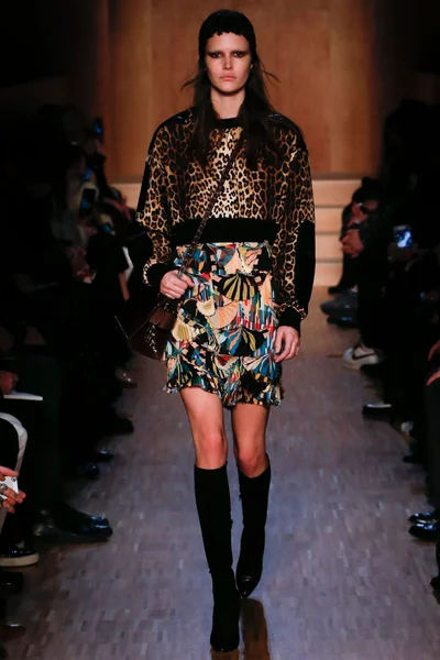 Look 37